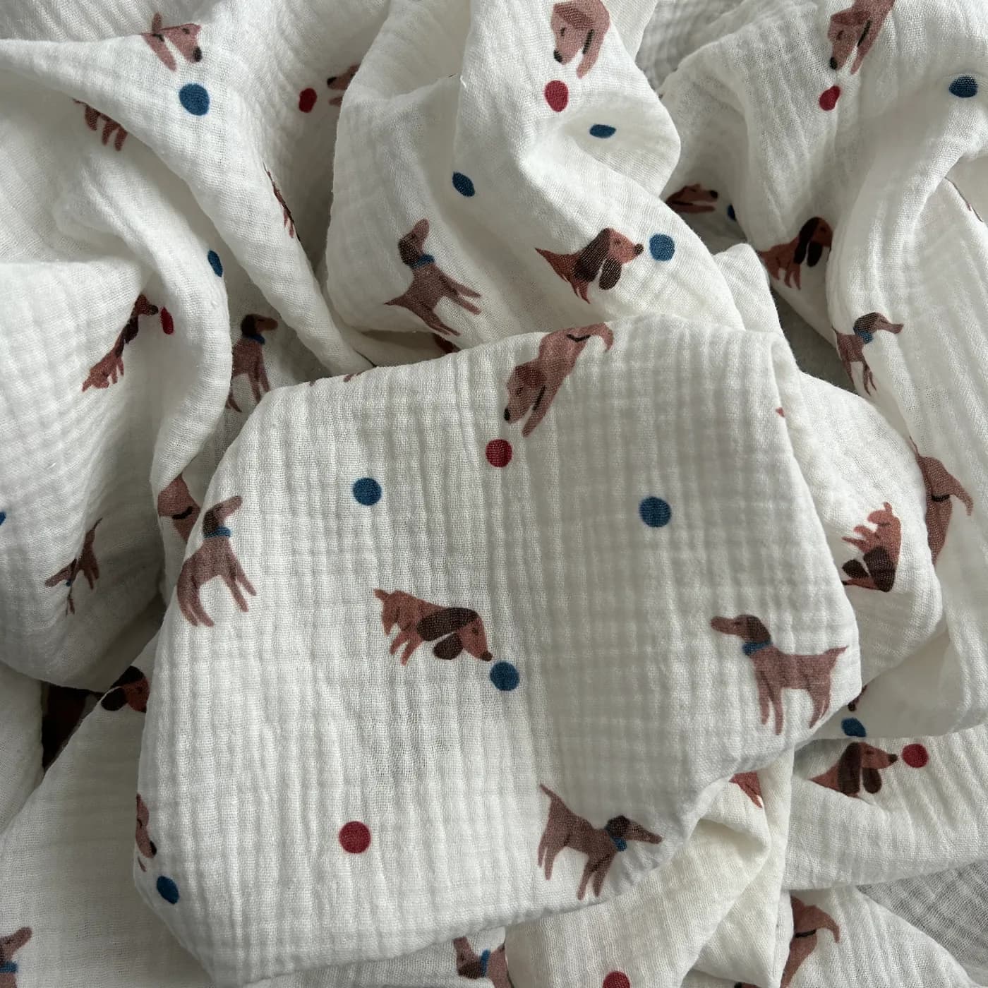 kopek-desenli-cift-kat-pamuk-muslin-kumas-dry218-1