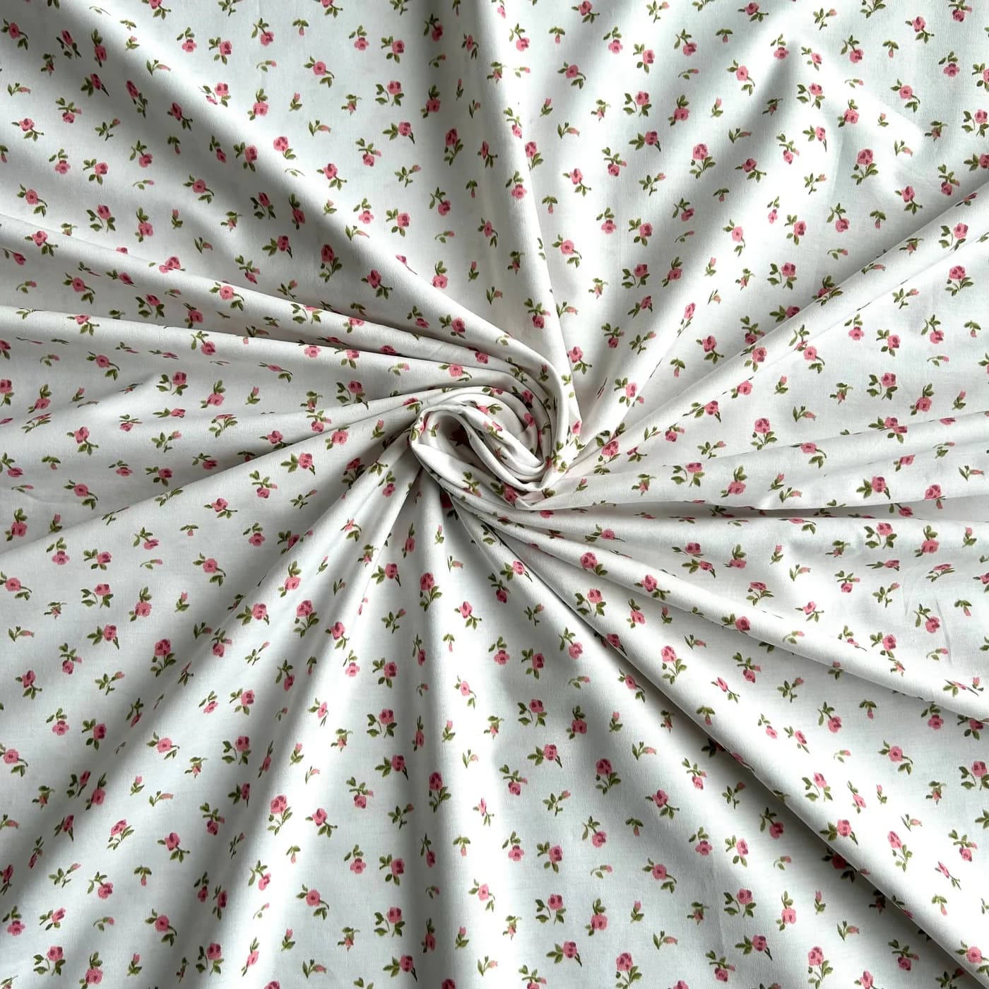 Çıtır Çiçek Desenli Pamuk Poplin Kumaş / DRY  06 · Toptan (min. 50 metre)