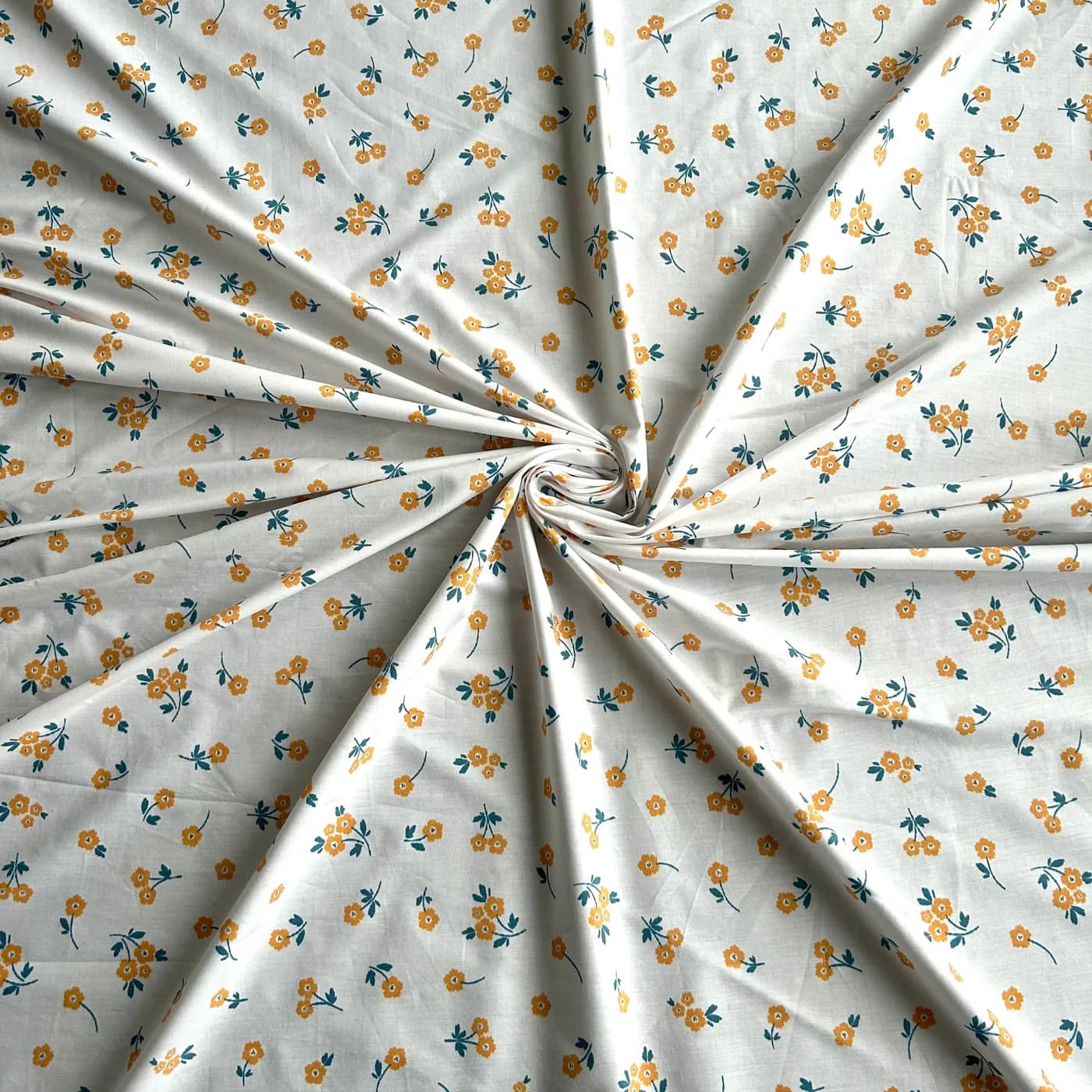 Çıtır Çiçek Desenli Pamuk Poplin Kumaş / DRY - 29 · Toptan (min. 50 metre)